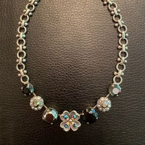 Gorgeous, elegant Mariana necklace.